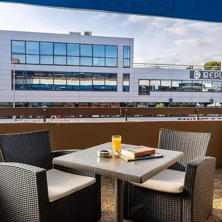 The Originals City, Galaxie, Aeroport Hotell Saint-Laurent-du-Var