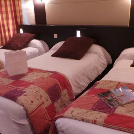 Hotell The Originals City, Galaxie, Aeroport Saint-Laurent-du-Var