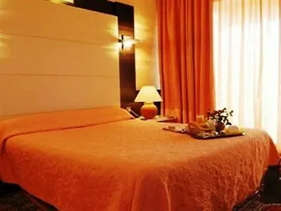 The Originals City, Galaxie, Aeroport 3* Saint-Laurent-du-Var