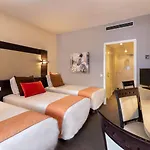 The Originals City, Galaxie, Aeroport Otel